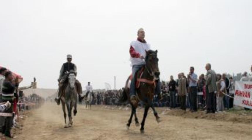 Bursa&rsquo;nın fethinin 686. yıl d&ouml;n&uuml;m&uuml; Rahvan Atları Koşusu ile kutlandı