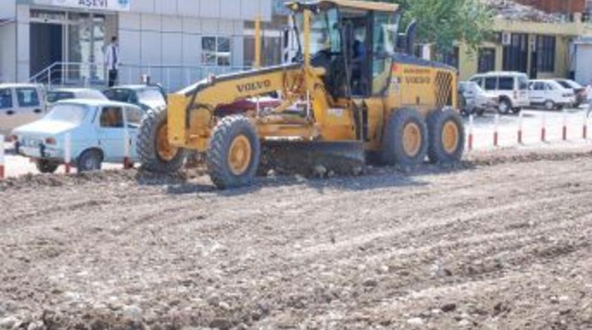 Eski otogarın zemini yenileniyor