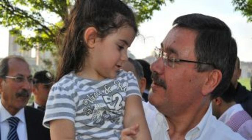 Başkan G&ouml;k&ccedil;ek, belediye &ccedil;alışmalarını denetledi