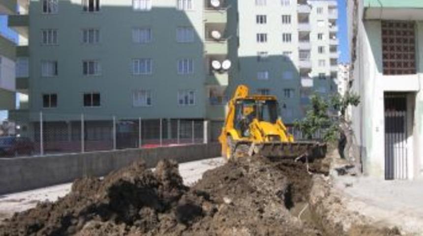 Kadirli Belediyesi yol yapım &ccedil;alışmalarına başladı