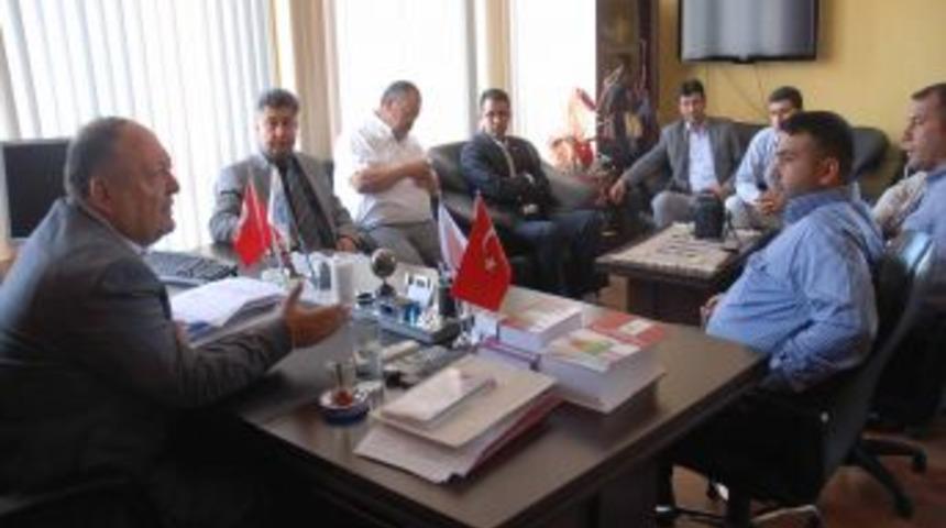 Başkan Tarhan Servis Şof&ouml;rlerinin Sorunlarını Dinledi