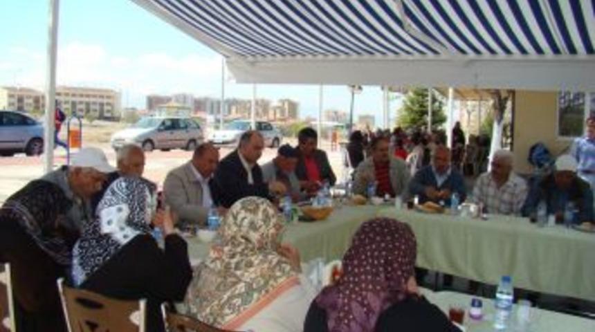 Başkan Yıldız, emeklilerle kahvaltıda buluştu
