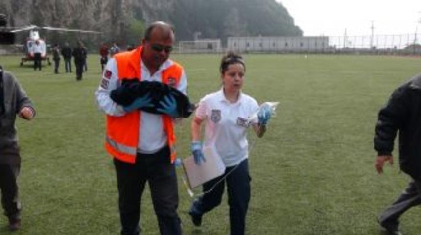 Ma&ccedil;ın 67. dakikasında sahaya hava ambulansı indi