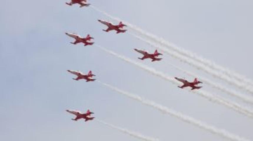 Milas'ta T&uuml;rk Yıldızları Ve Solot&uuml;rk G&ouml;sterisi