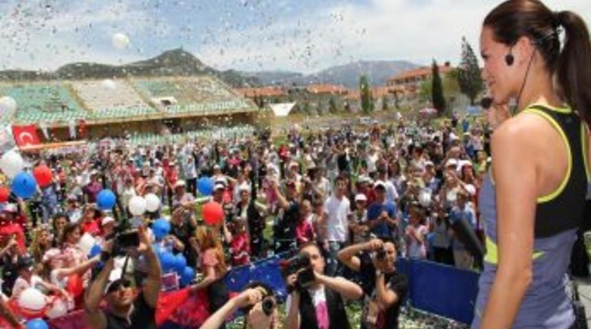 Ebru Şallı İle Plates