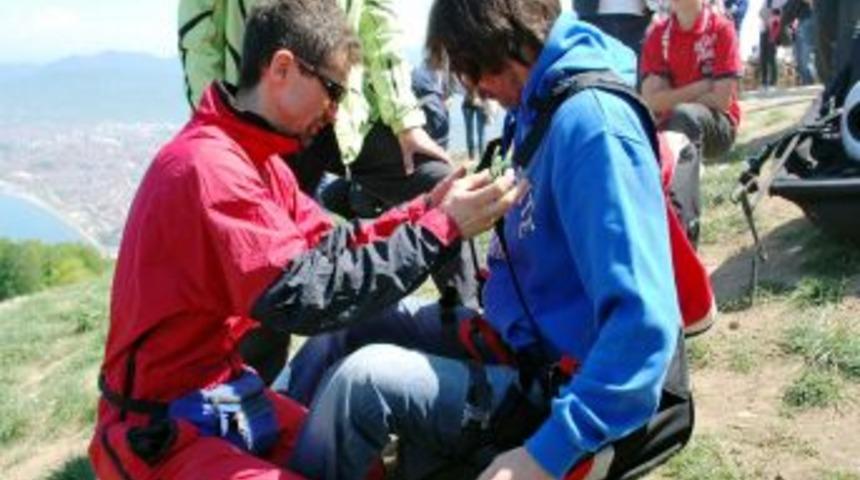 Behzat &Ccedil;. yamaş paraş&uuml;t&uuml;yle gezintiye katıldı