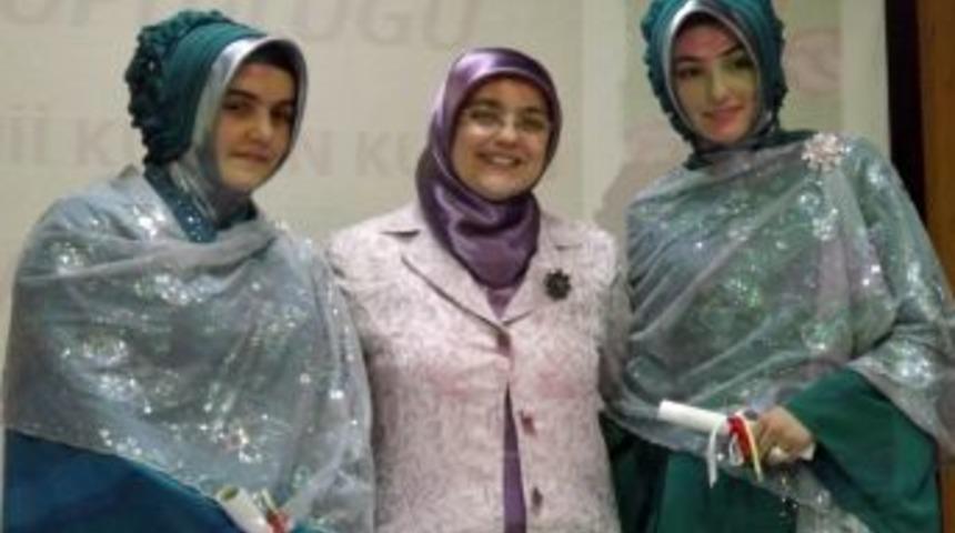 Bayan hafızlar sertifikalarını aldı