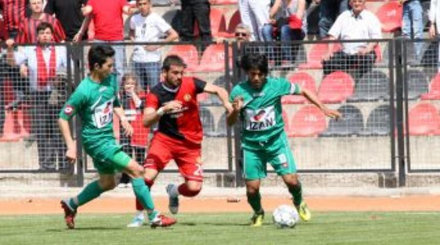 Uşak'ta Oynanan Final Ma&ccedil;ında Emrespor 3. Lige Y&uuml;kseldi