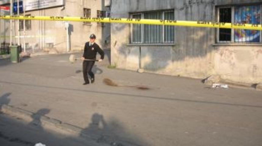 Fatih'te patlama: 1 temizlik&ccedil;i yaralandı