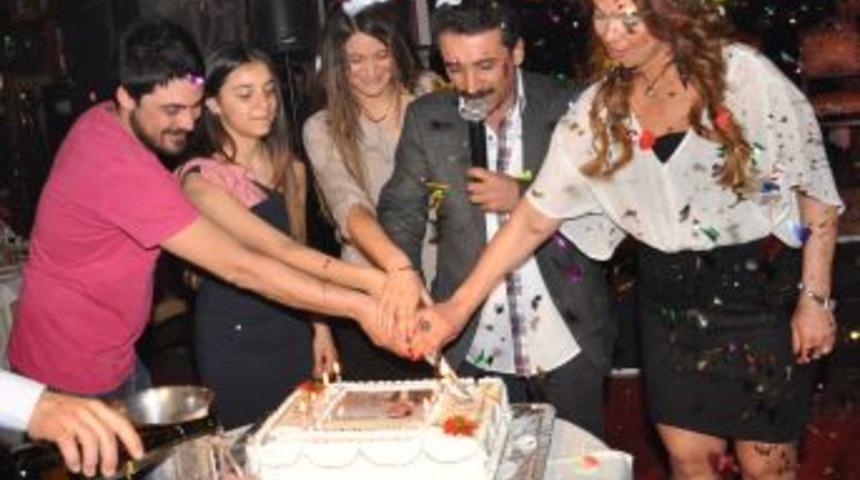 Davullu, zurnalı, çiğ köfteli kutlama