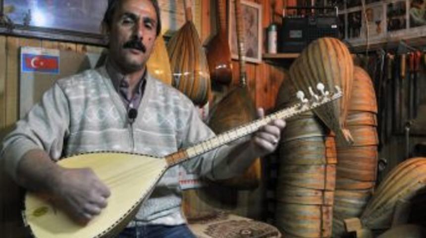 Hem Yapıyor, Hem &Ccedil;alıyor