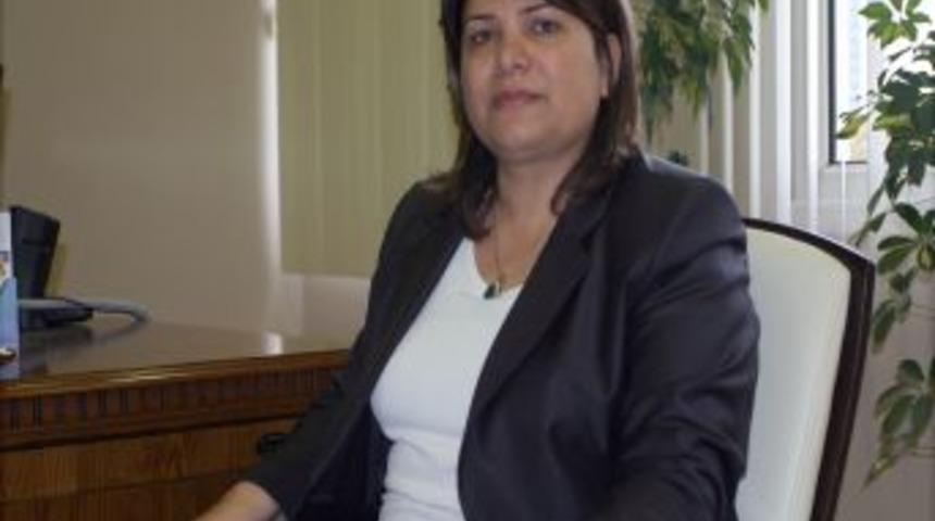 Birincilikle mezun olduğu &uuml;niversiteye rekt&ouml;r olmak istiyor