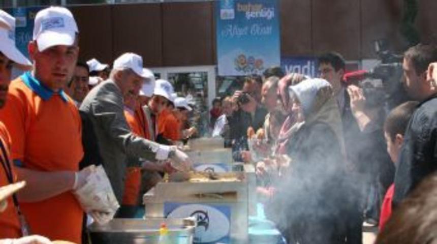 Bahar Başakşehir’e “şenlikli” geldi