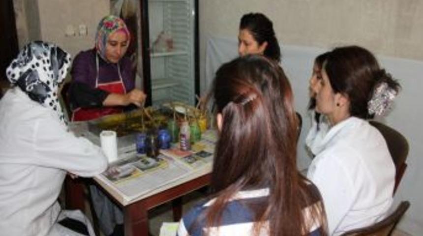 Ebru Sanatı Yaşatılıyor