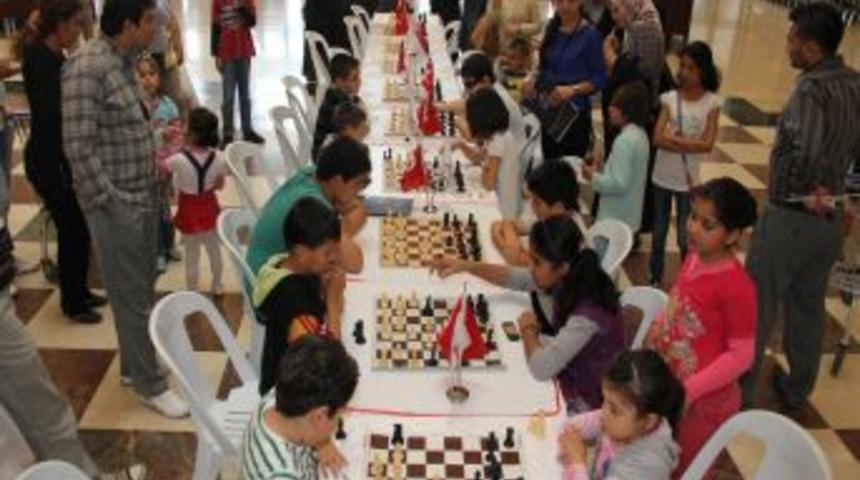 &Ouml;zel Akdeniz Okulları'nda Satran&ccedil; Turnuvası