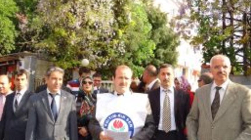 Eğitim-Bir-Sen &Ccedil;anakkale Şubesi'nden &Ouml;ğretmenlere Şiddet Olayına Kınama