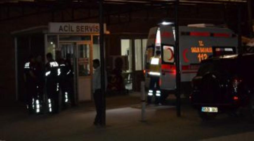 D&uuml;ğ&uuml;nde Kavga: 1 &Ouml;l&uuml;, 3 Yaralı