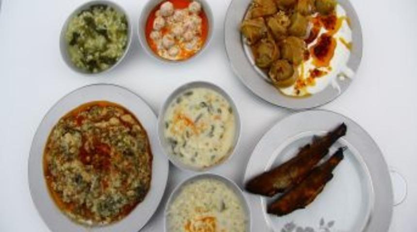 Ercişli depremzede kadınlar yemek yarışmasıyla moral buldu