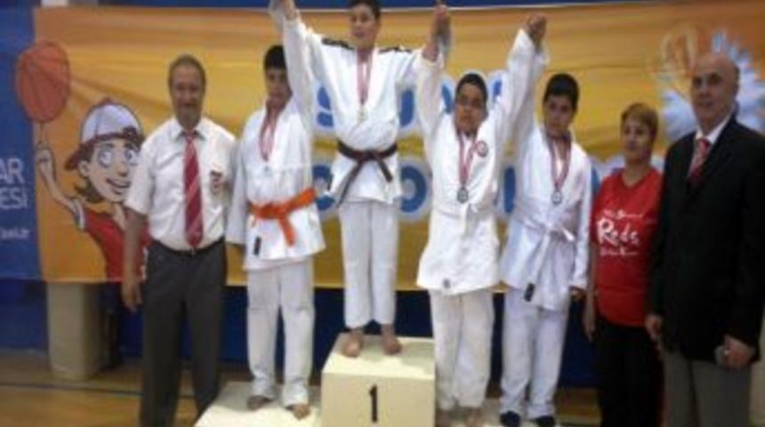 Minik Judocular Zirvede