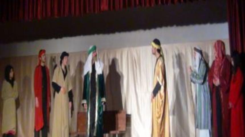 Nallıhan&rsquo;da Kutlu Doğum tiyatro g&ouml;sterisi ile kutlandı