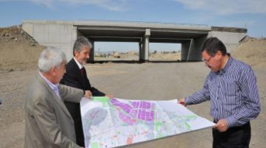 Başkan Gökçek, belediye çalışmalarını yerinde inceledi