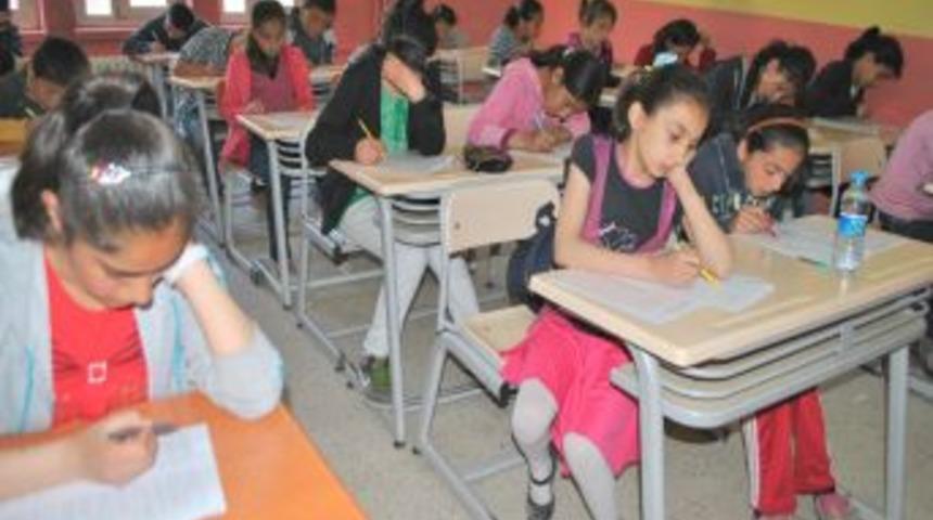 530 &ouml;ğrenci deneme sınavına alındı