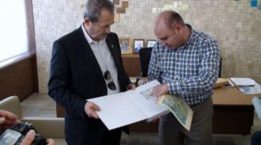 Gediz'in 5 Bin 500 Yıllık Tarihini Gün Yüzüne Çıkartan 600 Sayfalık Ansiklopedi Tamamlandı