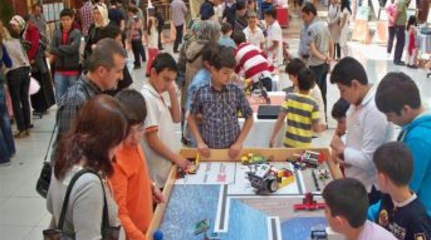 Tekden Koleji &Ouml;ğrencileri H&uuml;nerlerini Kayseripark'ta Sergiledi