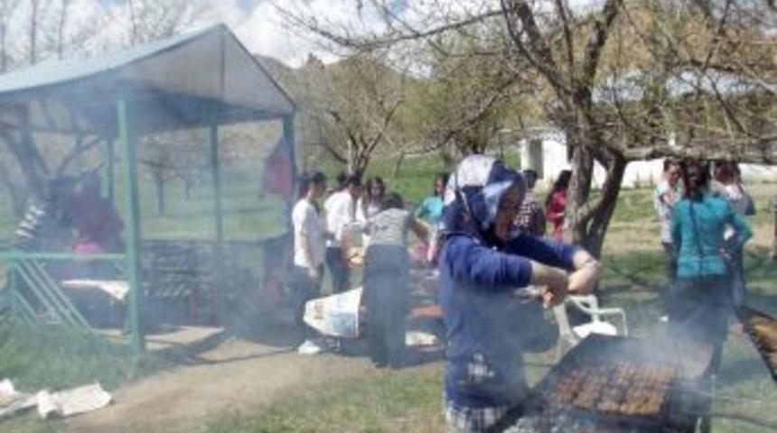 FEM Dershanesi'nden LYS &ouml;ğrencilerine moral motivasyon pikniği