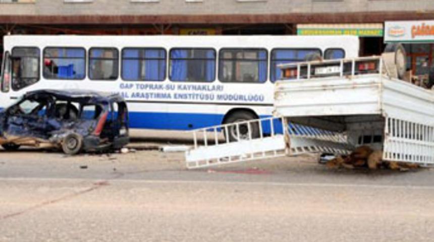 Şanlıurfa'da zincirleme kaza; 1 &ouml;l&uuml;, 5 yaralı