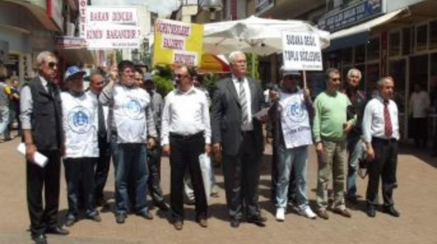 Devli &Ouml;ğretmenlere Yapılan Saldırıları Kınadı