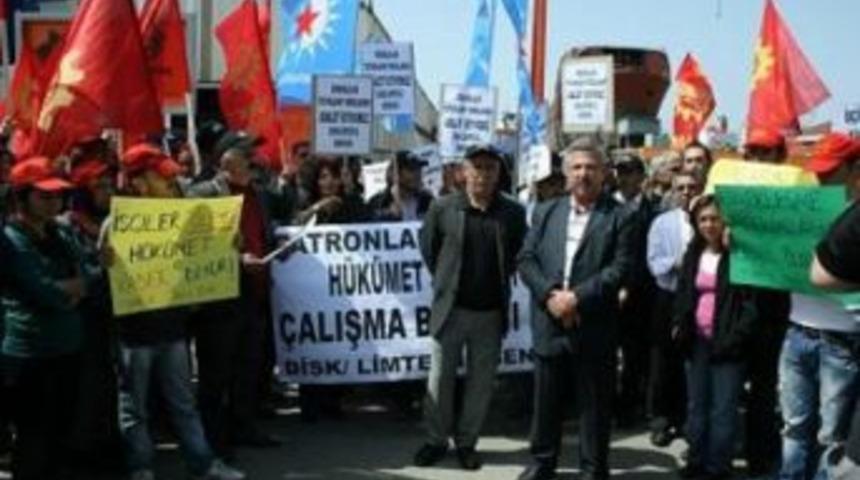 İş&ccedil;i kıyımı