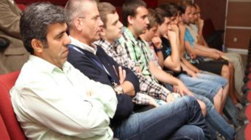 Pa&uuml;'de 'uluslararası Hafta' Etkinliği Başladı