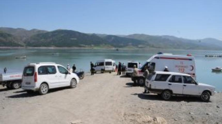 Sandaldan D&uuml;şen Balık&ccedil;ıyı Arama &Ccedil;alışmaları Devam Ediyor