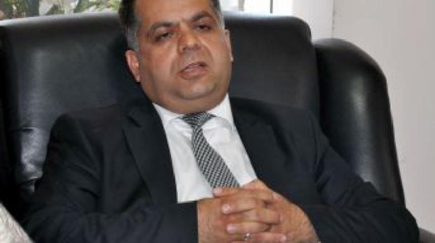 Avukatlar, yeni anayasaya &ouml;ncelik verilmesini istiyor