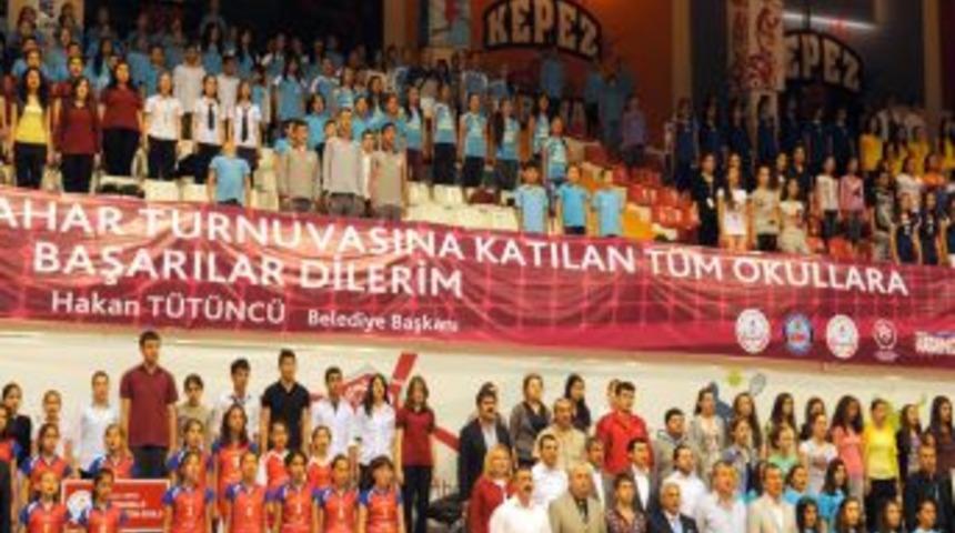 Antalya'da &lsquo;Bayanlar Voleybol Bahar Turnuvası&rsquo; başladı