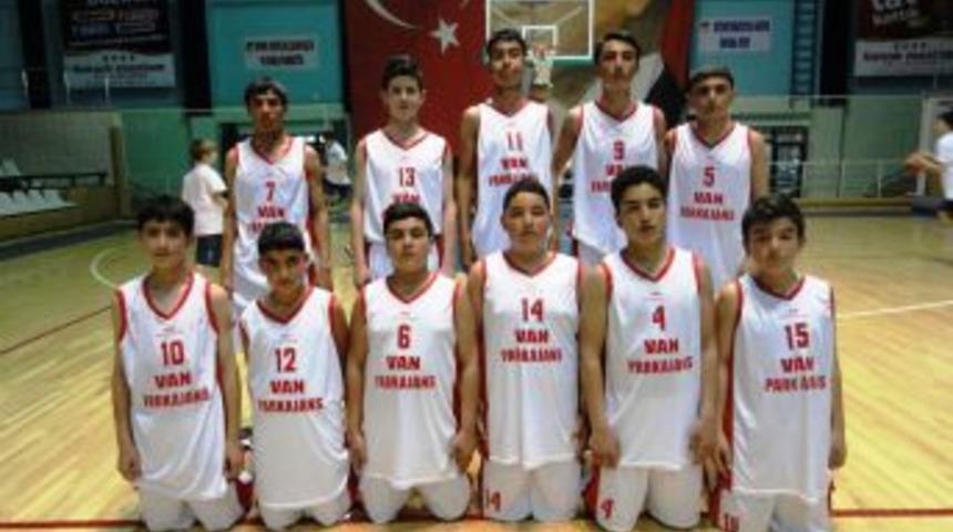 Van &Ouml;zel Serhat Nevbahar İlk&ouml;ğretim Okulu Basketbol M&uuml;sabakalarında Grup Birincisi Oldu
