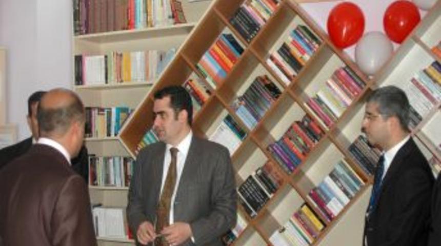 Kozluk &Ccedil;ok Programlı Lisesi&rsquo;nde k&uuml;t&uuml;phane ve bilgisayar laboratuvarı a&ccedil;ıldı