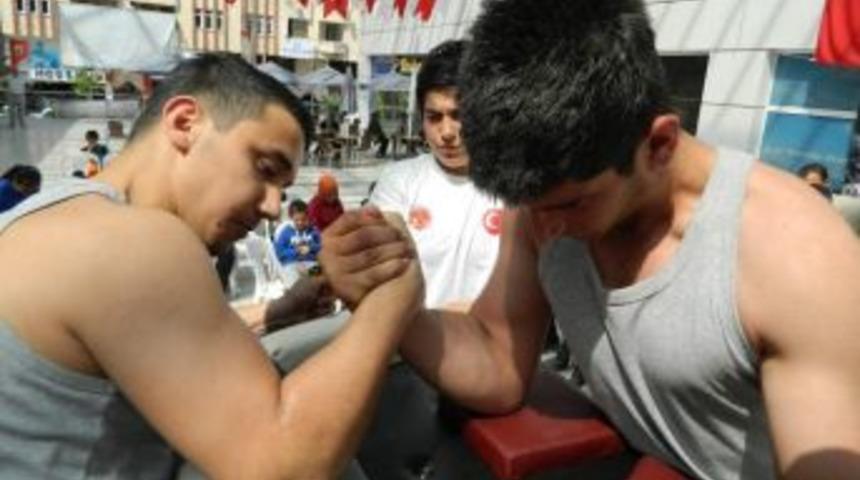 Bilek G&uuml;reşine Yoğun Katılım