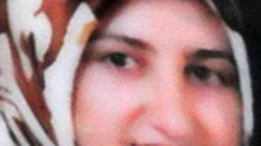 Kızını okula bırakan anne, okulun bah&ccedil;esinde kalp krizinden &ouml;ld&uuml;