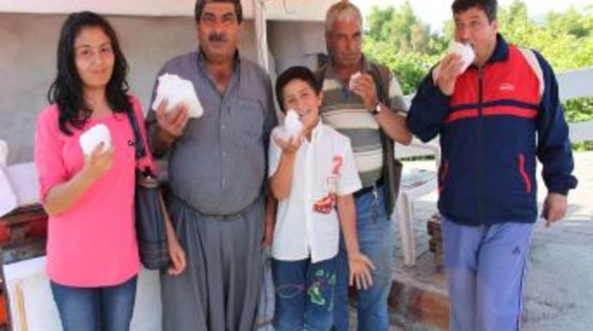 Silifkeliler karla serinliyor