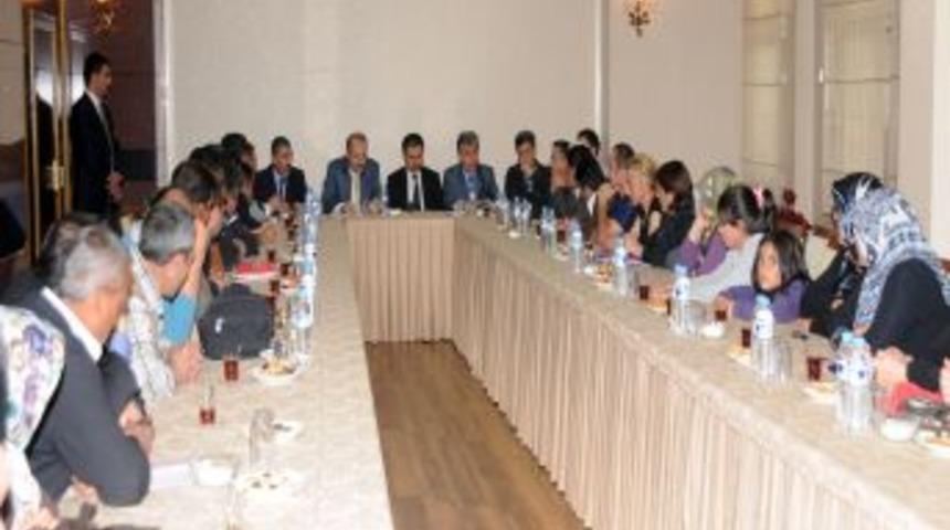 Boşaltılan apartmanın sakinlerine Mamak Belediyesi&rsquo;nden destek