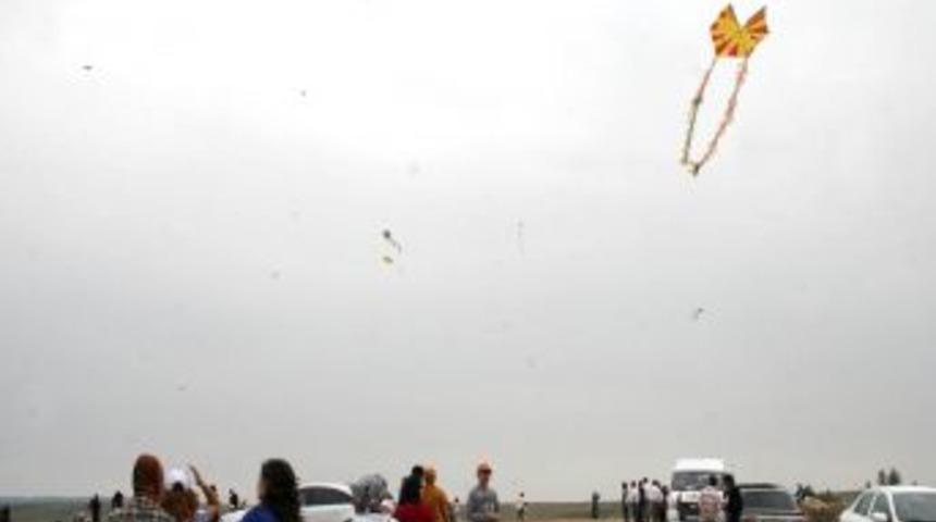 Midyat Meslek Y&uuml;ksek Okulu'dan u&ccedil;urtma şenliği