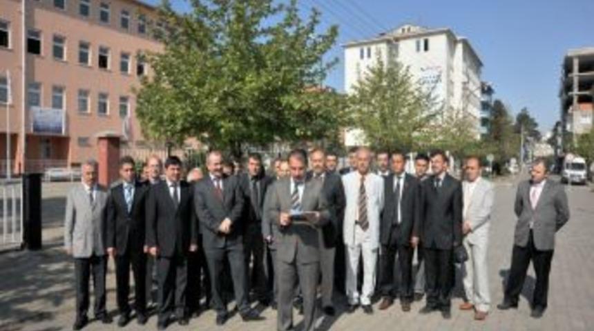 Eğitim Bir-Sen Başkanı İkibaş: &Ccedil;irkin saldırılara dur demek i&ccedil;in buradayız