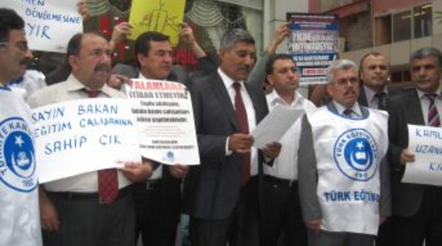 Akıncı: &Ouml;ğretmenlerin can g&uuml;venliği yok