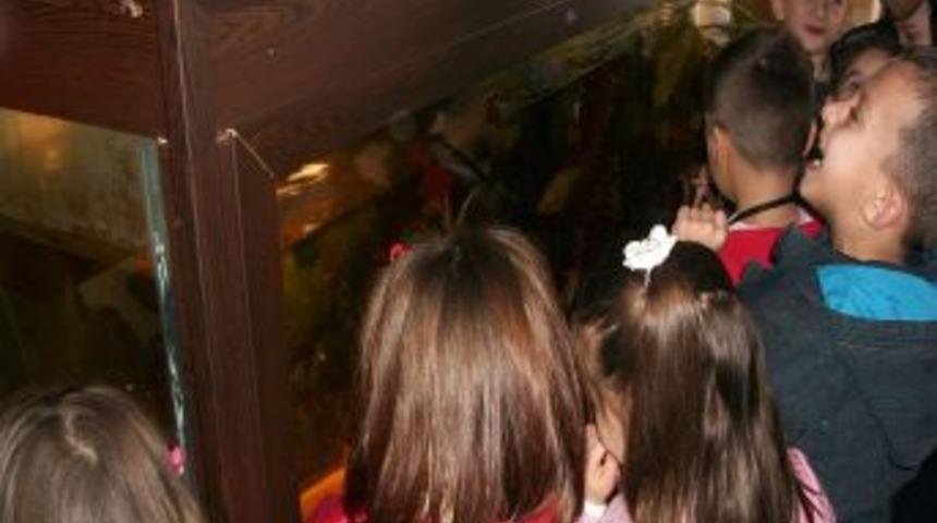 Minik Y&uuml;reklerden Huzurevine Ziyaret