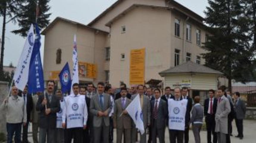 &Ouml;ğretmenlere Yapılan Şiddet Kınandı