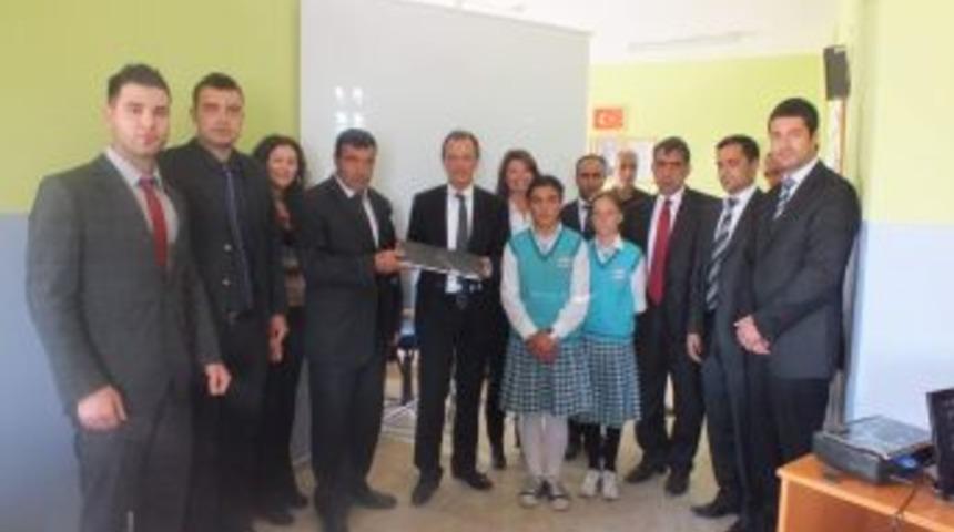 Avusturya - T&uuml;rkiye İşbirliği Derneği'nden Van'a Eğitim Yardımı