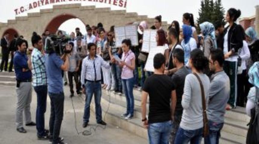 &Uuml;niversite &Ouml;ğrencileri, Y&ouml;k'&uuml; Protesto Etti