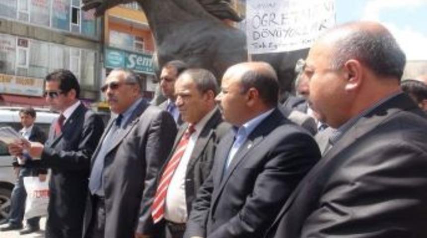 Kars T&uuml;rk Eğitim-Sen'den &Ouml;ğretmenlere Yapılan Saldırılara Kınama